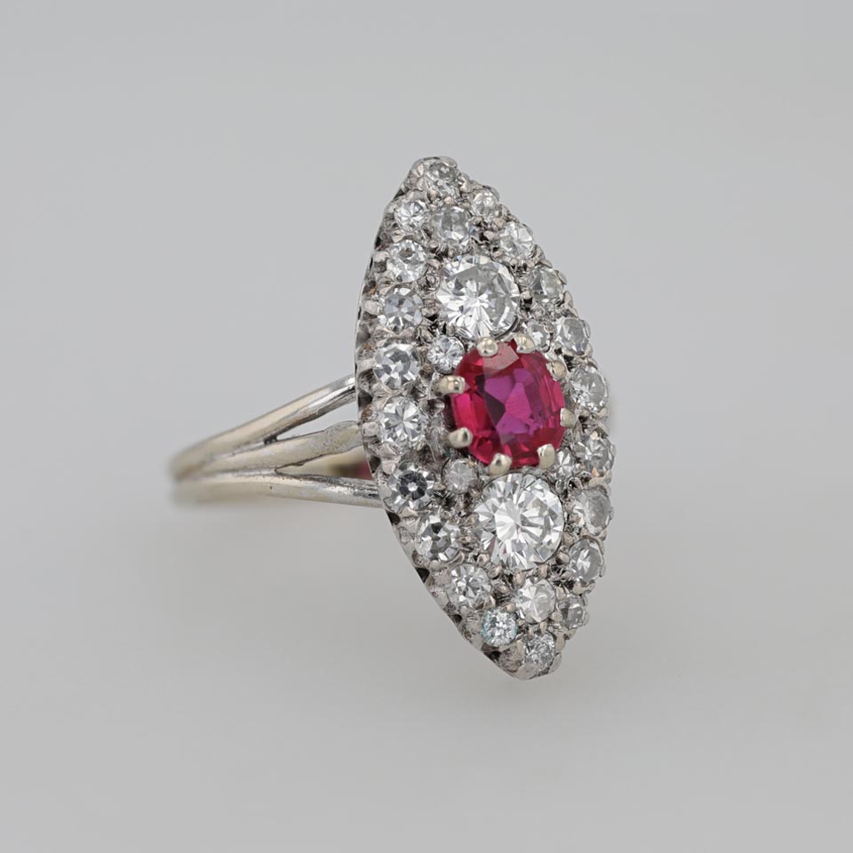 Bague marquise rubis et diamants