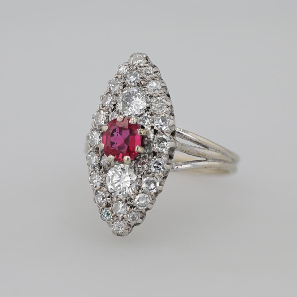 Bague marquise rubis et diamants